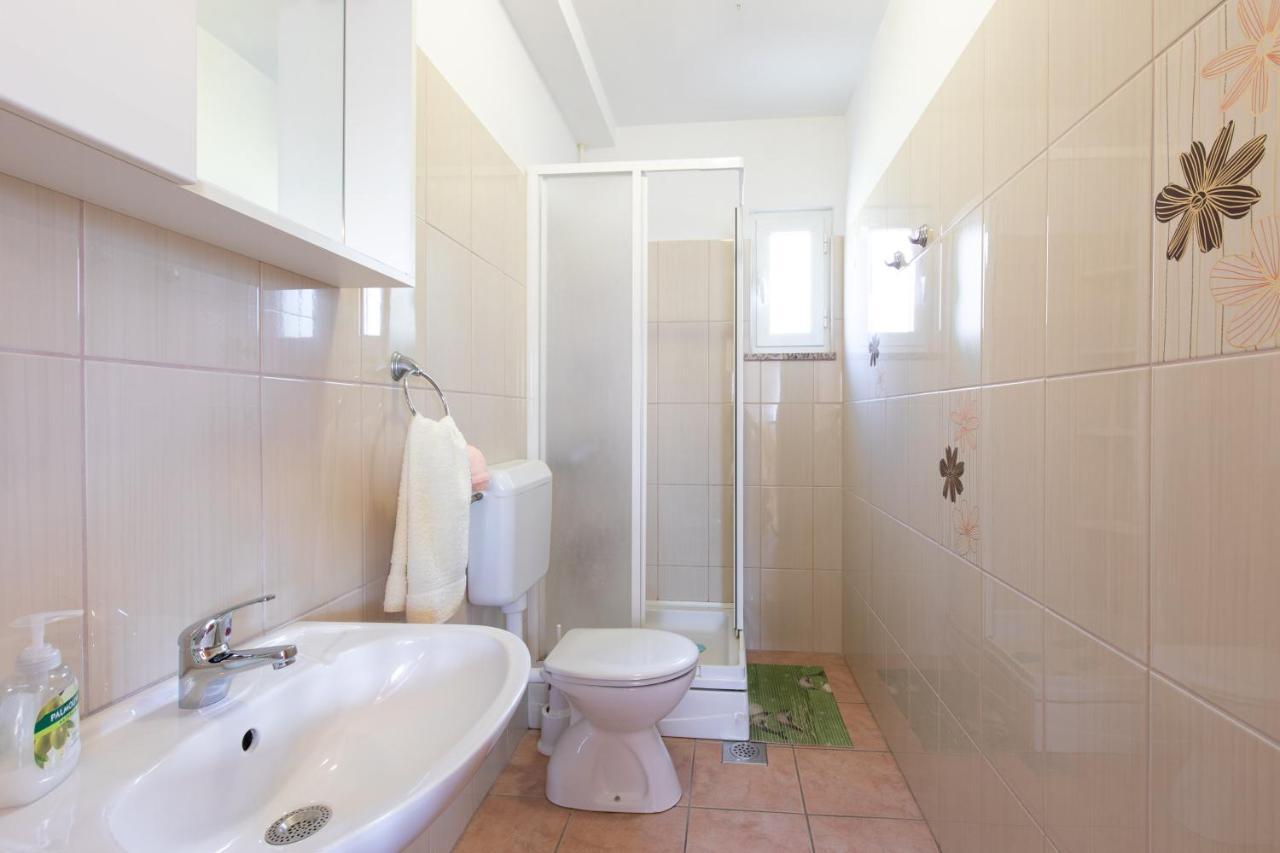 1-Bedroom Apartment In Krk - Steps From The Beach! Krk Town Exteriör bild