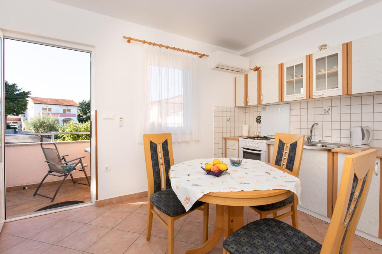 1-Bedroom Apartment In Krk - Steps From The Beach! Krk Town Exteriör bild