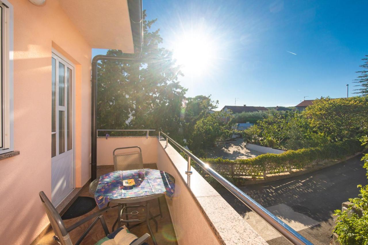 1-Bedroom Apartment In Krk - Steps From The Beach! Krk Town Exteriör bild